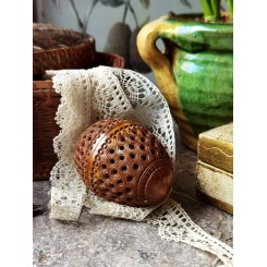 Antikt Æg Håndlavet i corozo-nød [6,5x5cm] 