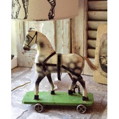 Erzgebirge Trælegetøj Hest på Metalhjul [23cm] Antik