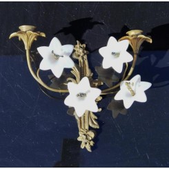 Fransk Kirkestage Vægstage med 2 Lysarme + Blomster [L25xB29xD11cm]