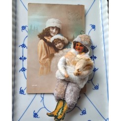 Unik Vatfigur Barn med Blomster [13cm] + Postkort