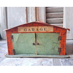 Gammelt leget&oslash;j GARAGE i Pap
