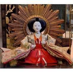 Geisha Dukke Japan  (H17cm) Siddende