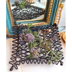 Fransk Pude i Perler [H10x26x26cm] 18/1900