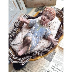 Jesusbarn fra udendørs krybbespil [20,5x18,5cm] Patineret gips