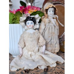 Antik Porcel&aelig;nsdukke [24cm] med stofkrop