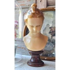 Antik Voksbuste af Barn p&aring; Tr&aelig;base [1900-tallet] PARIS