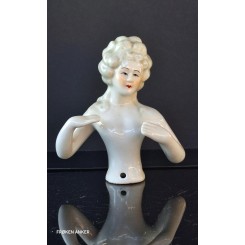 Gammel Halvdukke, Half Doll Porcel&aelig;n (10,5cm) Marie Antoinette