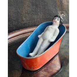 Frozen Charlotte Porcel&aelig;n Badedukke med Badekar -1900'