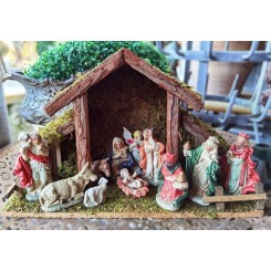 Gl. Krybbespil Mellemstore Figurer [op til 11cm] 11 stk + Stald